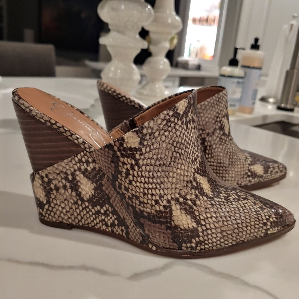 Jessica Simpson Tan Snakeskin (faux) Heilo Mule